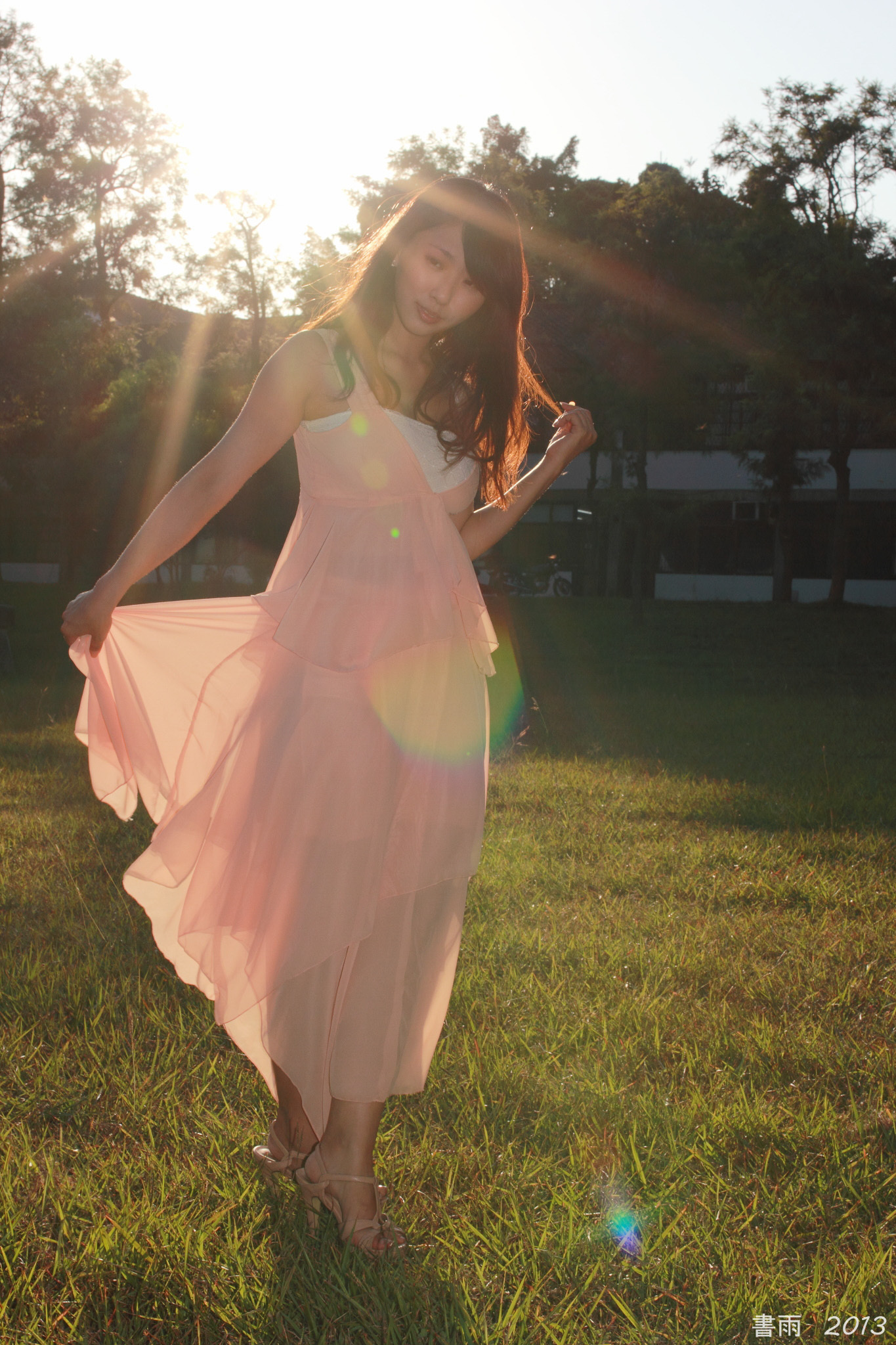 [Beautyleg番外篇]2013-10-20 Lucy东海大学外拍 3